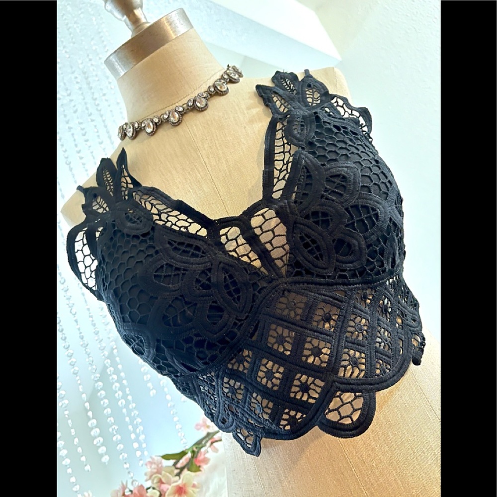 NEW !!! White and Black Lace Bralette Set - Picture 4 of 11